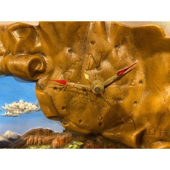 Bear Clock Cabin Lake House Mountains UNIQUE! Tested Works - Picture 4 of 10